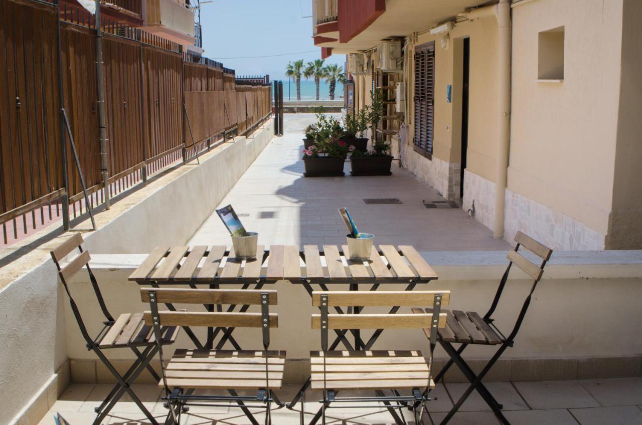 Guest House Del Lido Porto Empedocle Ngoại thất bức ảnh
